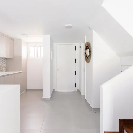 Beachside Surf & Sun Playa Americas Villa *