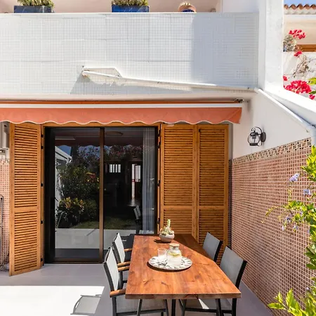 Beachside Surf & Sun Playa Americas Villa